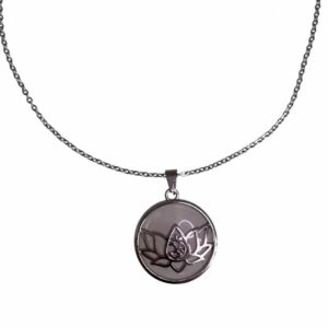 Collier avec Pendentif lotus quartz rose